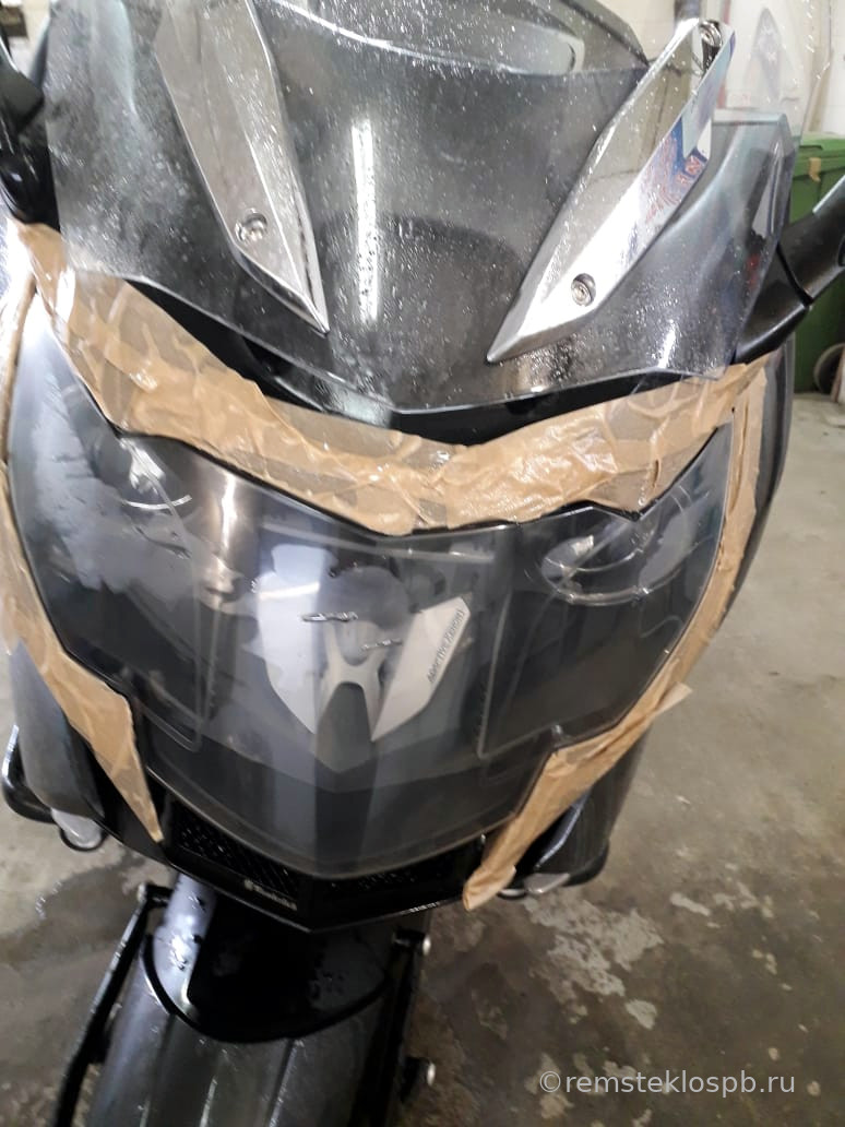 Полировка-бронирование стекла мотоцикла BMW