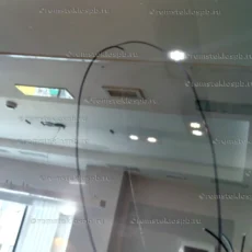 Полировка стеклянной офисной перегородки
