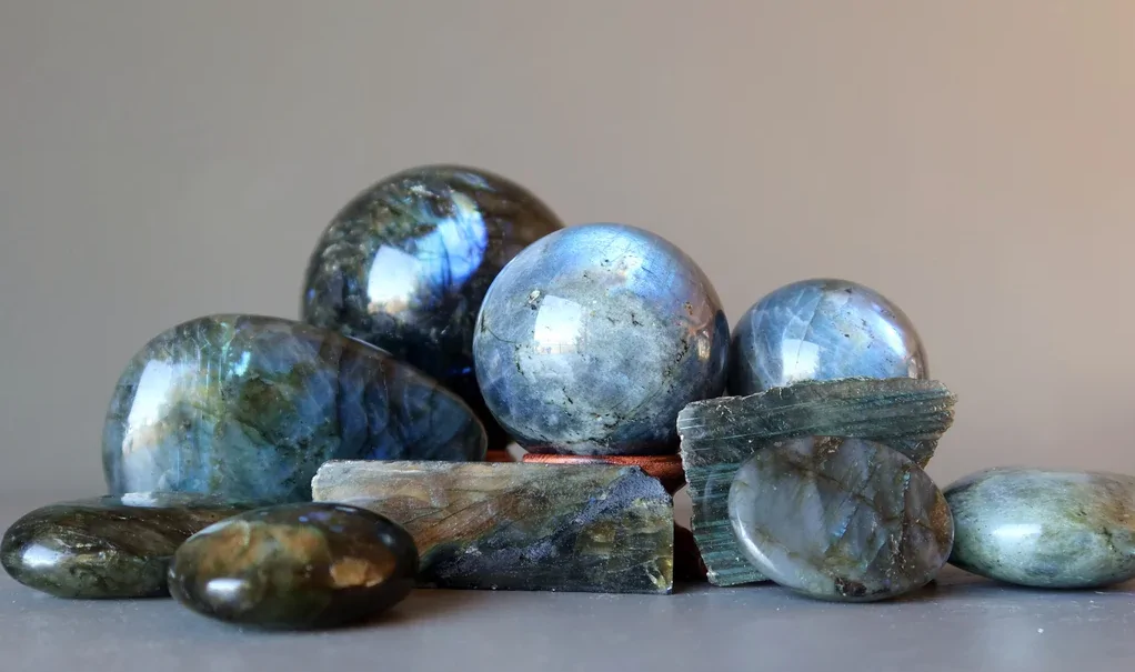 Использование минерала и камня Лабрадора